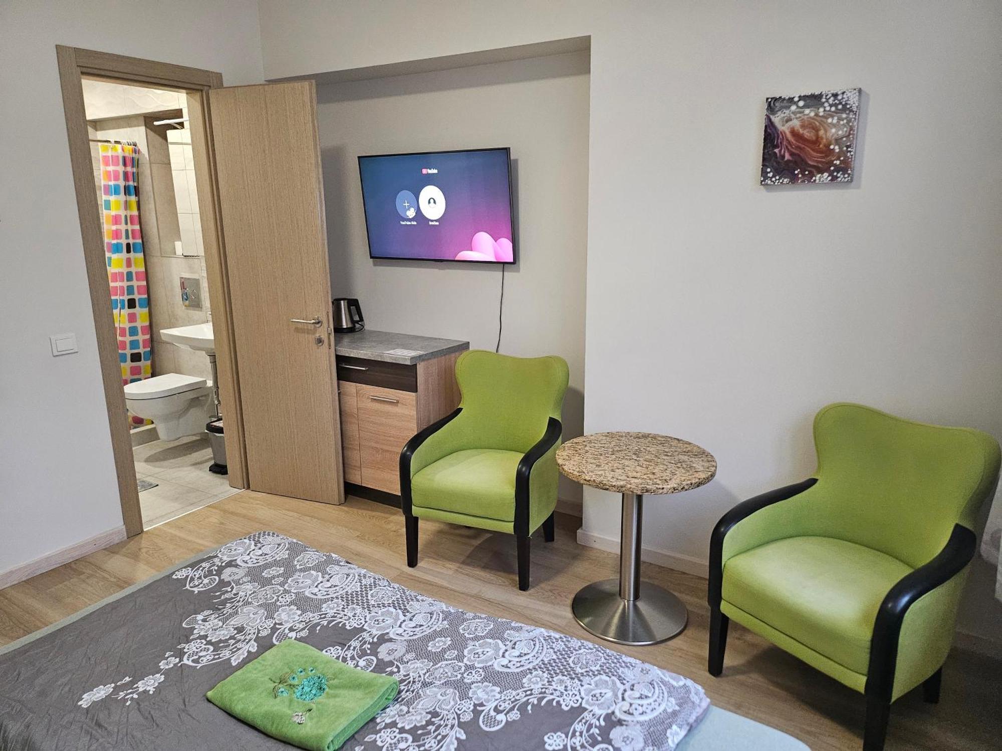 Kauno Apartamentai King Size Bed Каунас Экстерьер фото